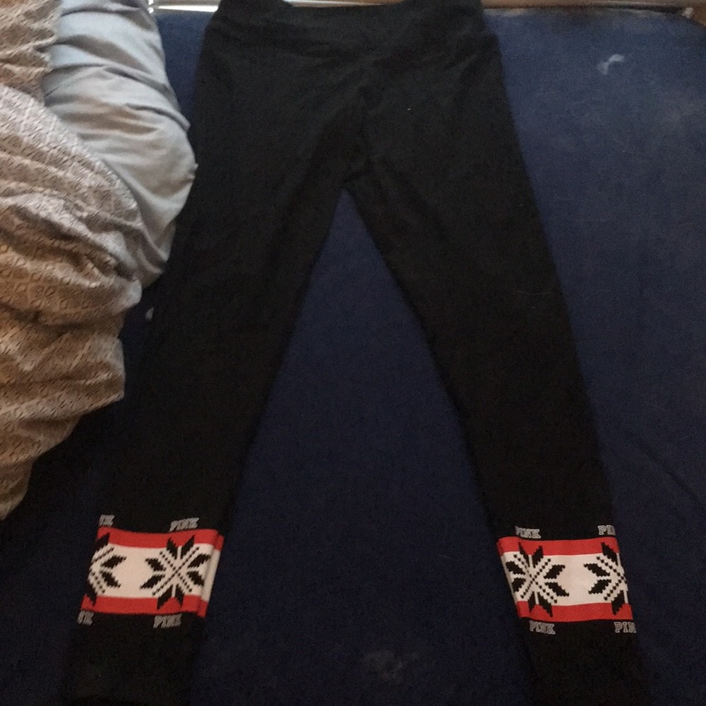 Never worn PINK holiday leggings size medium